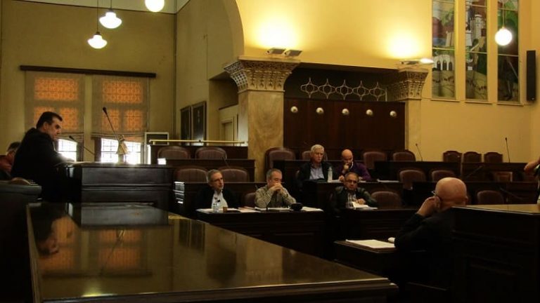 OIKONOMIKH SYNEDRIASH