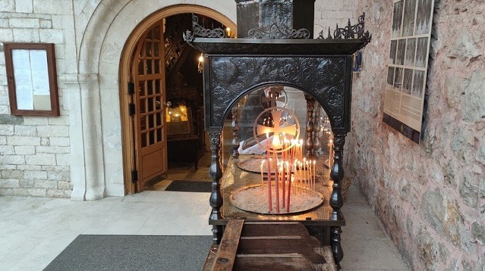 mitropoli ioanninon eisodos