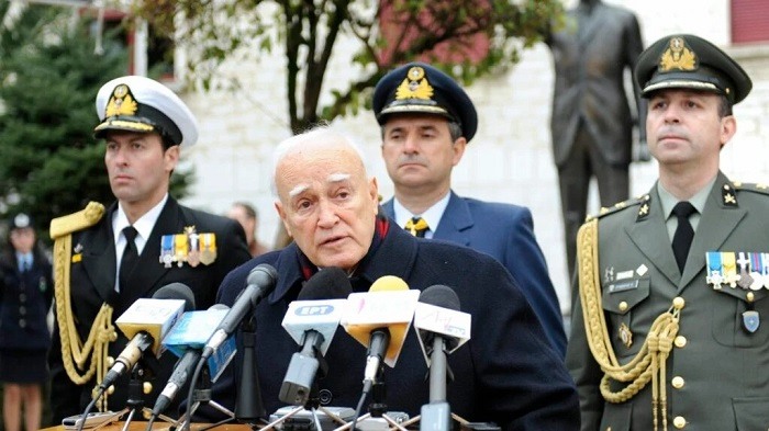 papoulias parelasi