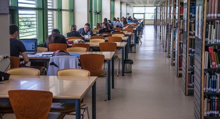 panepistimio vivliotiki