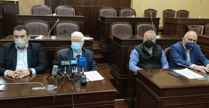 sinteuksi ekato poleis