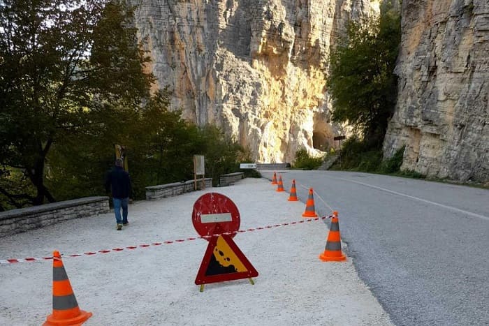 simansi gefiri kokkorou