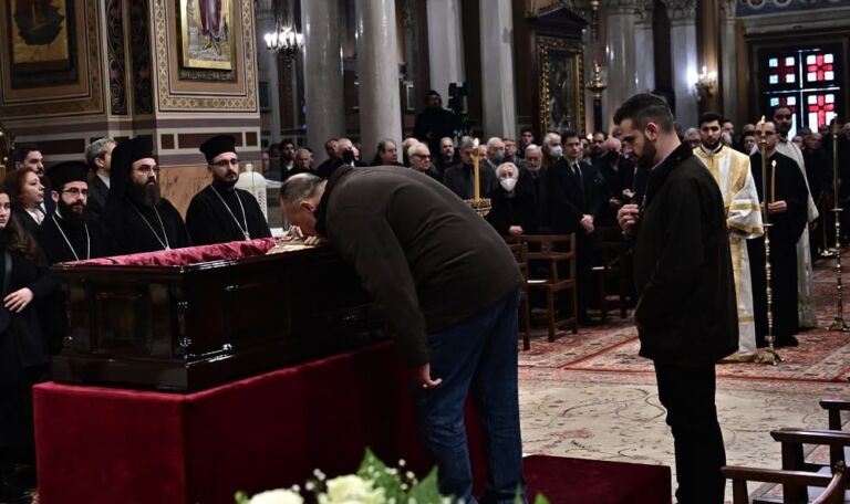 mitropoli atinon proskinma