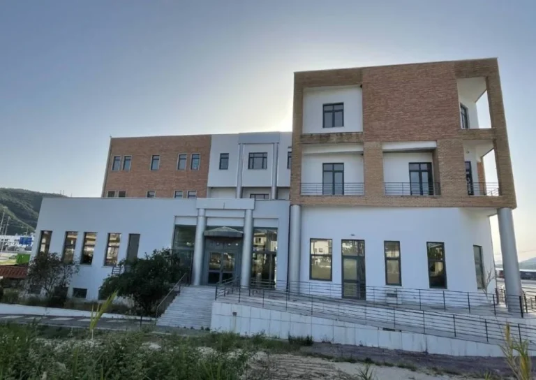 dikastiko igoumenitsa