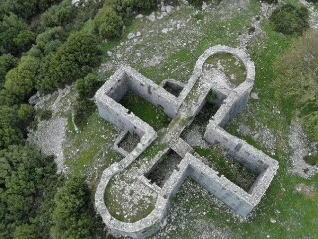 kastro pente pigadia