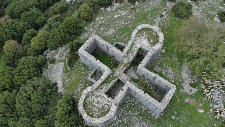 kastro pente pigadia