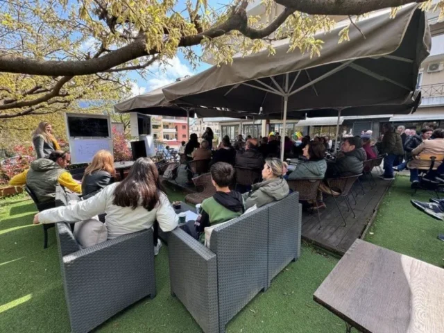 sinantisi ampelokioi (1)