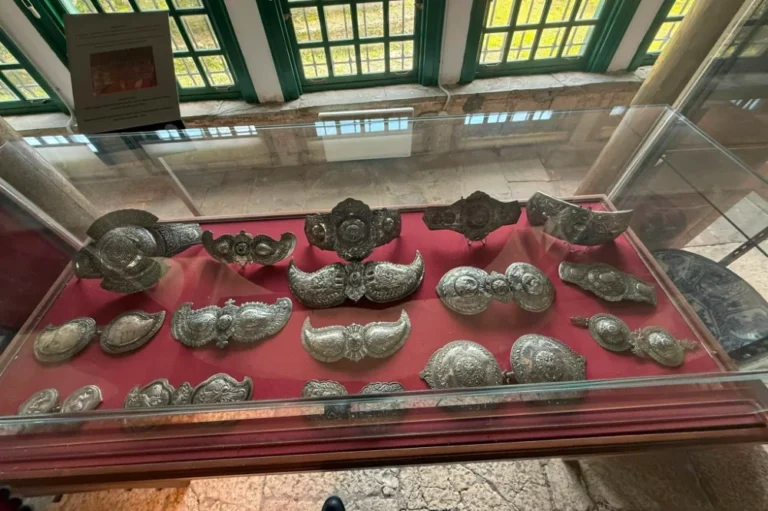 dimotiko mouseio (1)