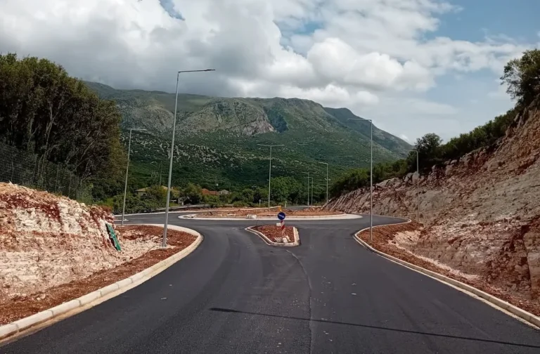 gorgomilos komvos ()