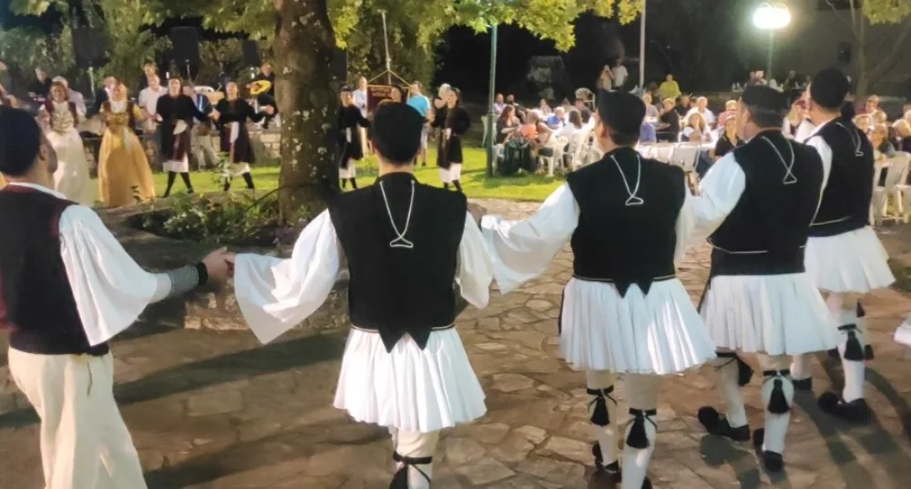 paradosiako panigiri