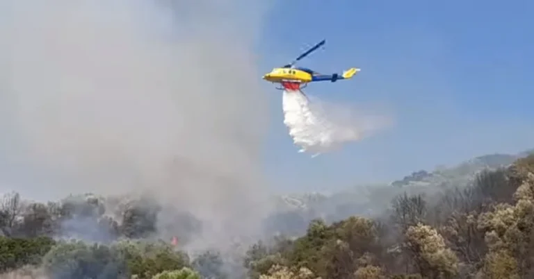 elikoptero arta fotia