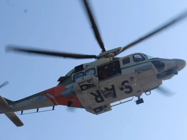 elikoptero stratiotiko