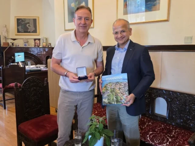 ινδοσ πρεσωισ