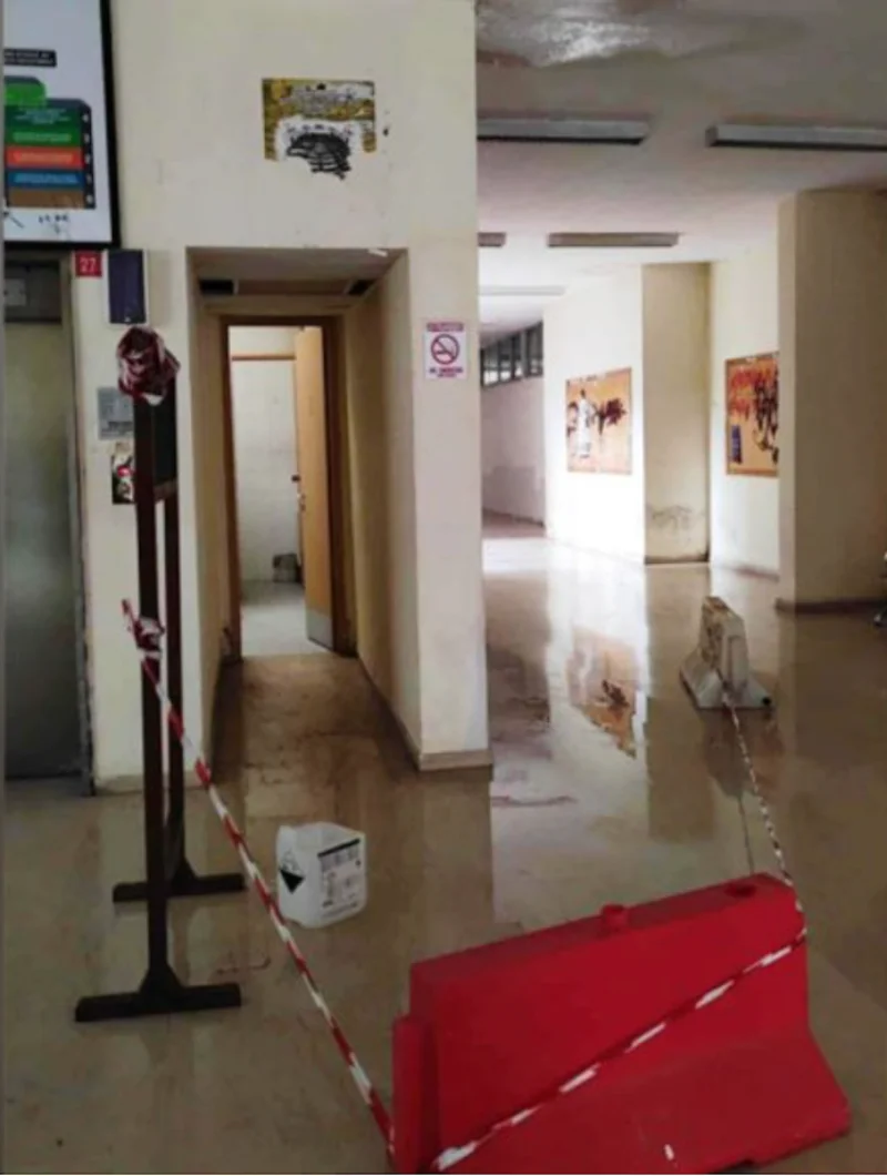 Πανεπιστήμιο Ιωαννίνων: Το Φυσικό «έβαλε νερά» και αστικά λεωφορεία στάζουν 2 fisiko nera