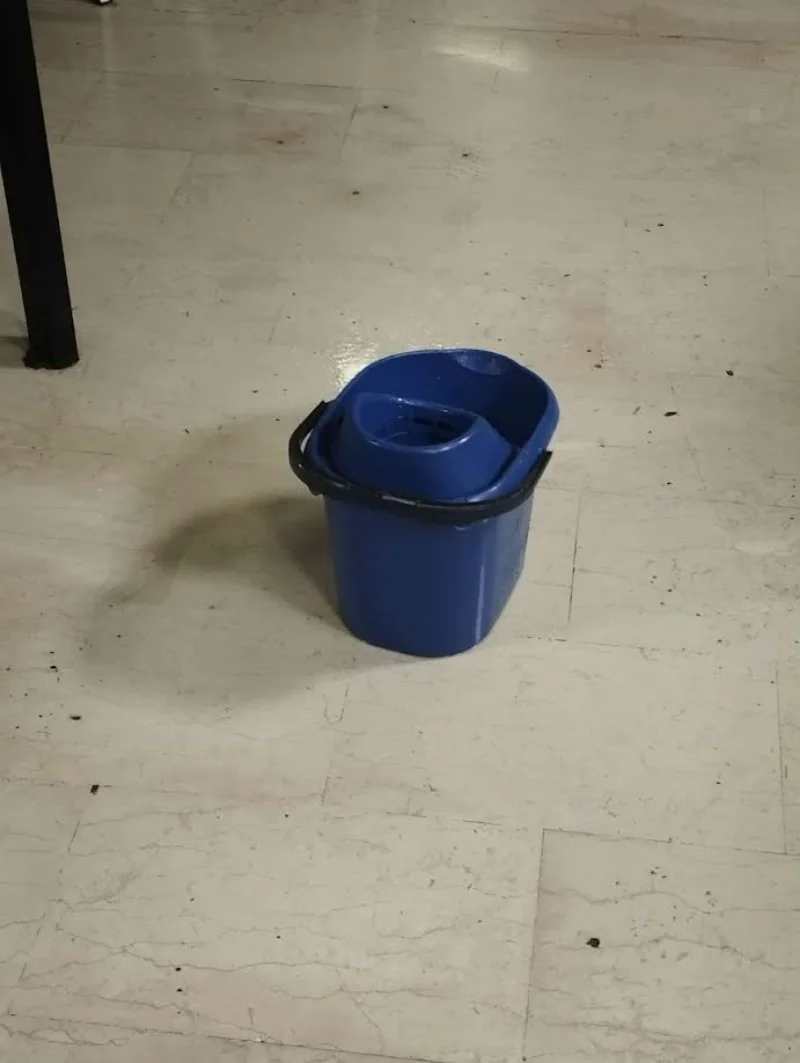 Πανεπιστήμιο Ιωαννίνων: Το Φυσικό «έβαλε νερά» και αστικά λεωφορεία στάζουν 1 fisiko nera