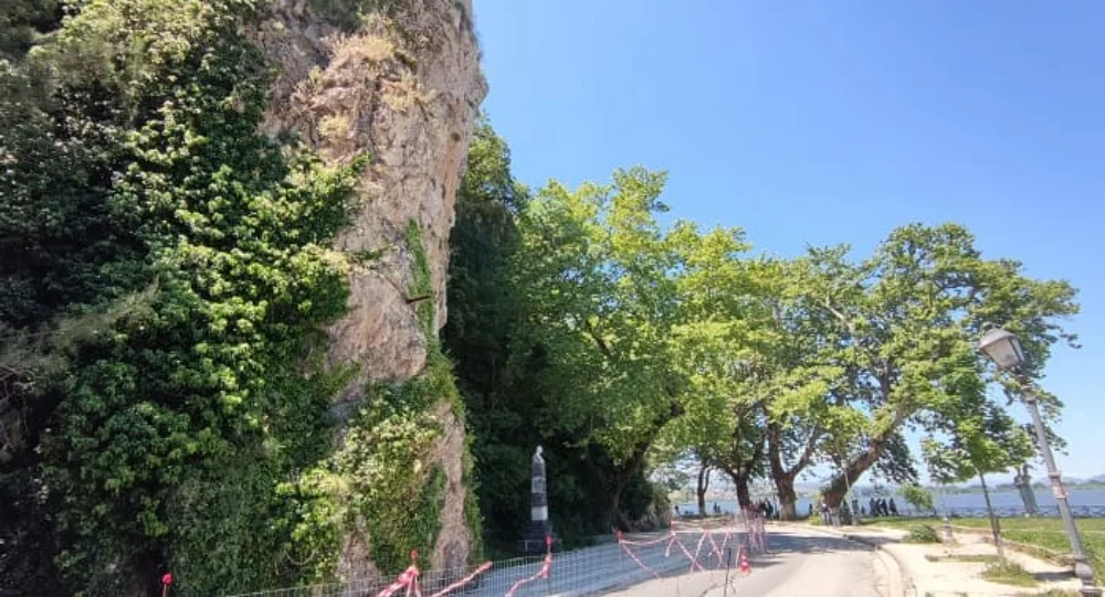 paralimnios filosofou