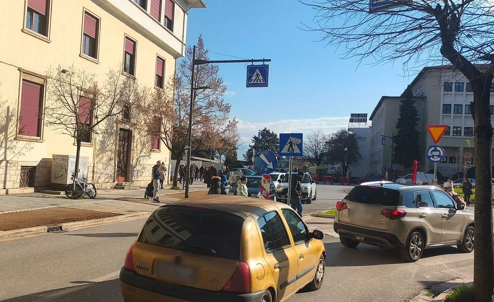 agora protoxronia censored