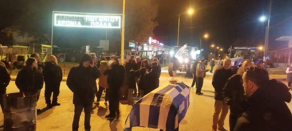 Οργή στο μπλόκο Καλπακίου… Θρηνούν τον Έλληνα αγρότη και καταγγέλλουν την διαπλοκή του ΟΠΕΚΕΠΕ 1 kalpaki agrotes