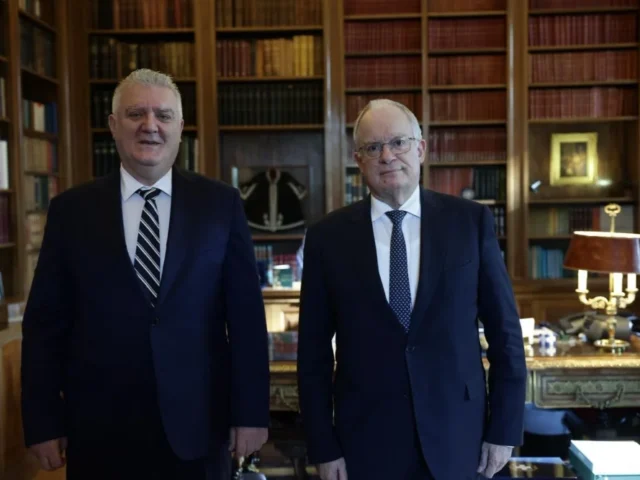 tasoula apokentromenos