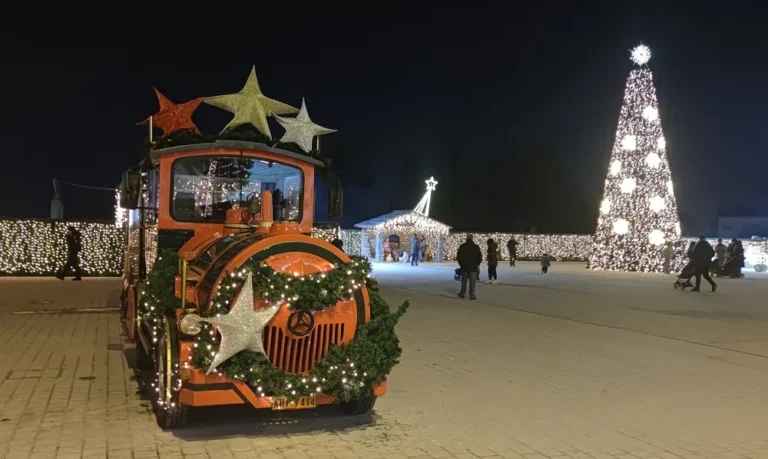 xristougenna plateia