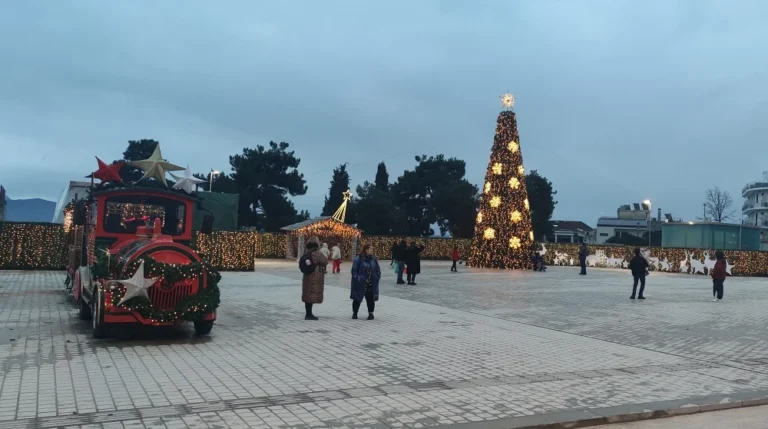 xristougenniatiki plateia