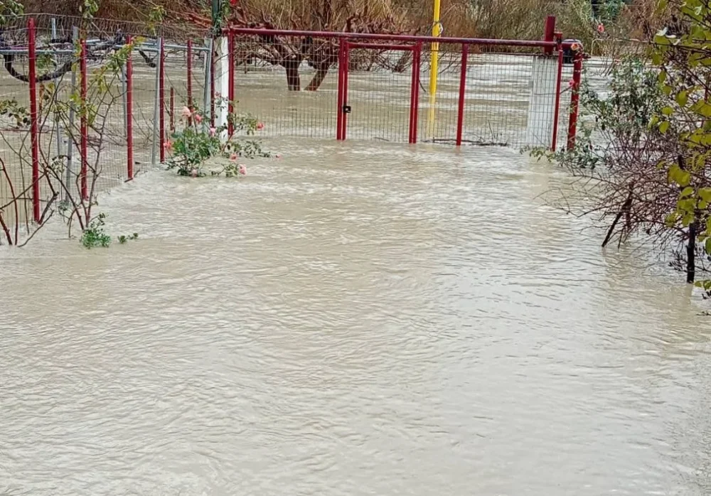 Πλημμύρες στον Καλαμά- Έκτακτα μέτρα και οδηγίες προς τους κατοίκους 1 kalamas plimmires