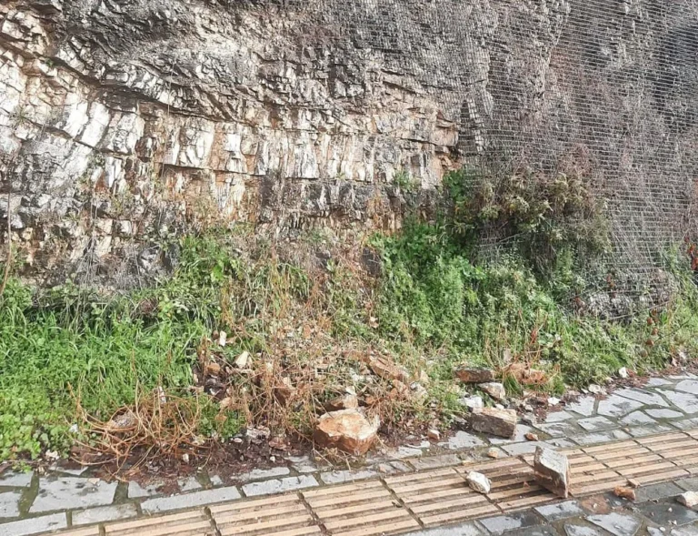 pezodromio xatzikosta ()