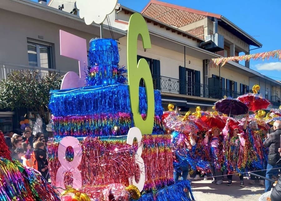 Ο Κατσικάς το έζησε! Κέφι, σάτιρα και πλήθος κόσμου στο καρναβάλι 4 katsika karnavali