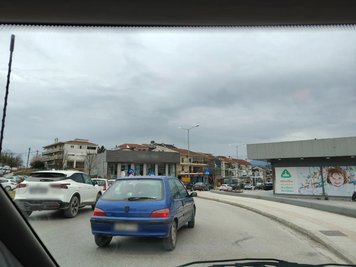 «Έμφραγμα» στη Λεωφόρο Δωδώνης – Ουρές οχημάτων και οργή οδηγών για τα απροειδοποίητα έργα 2 erga dodonis censored