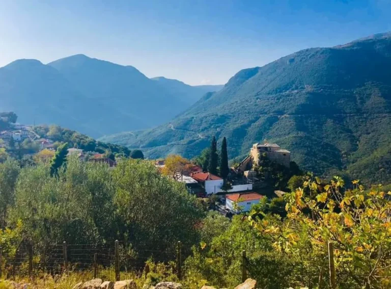 kokkino litari filoiates