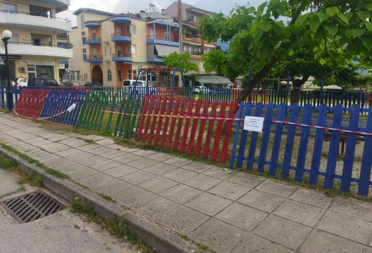 Ατύχημα στους Αμπελόκηπους- Υποχώρησε κούνια και τραυματίστηκε παιδί 1 paidiki ampelokipoi