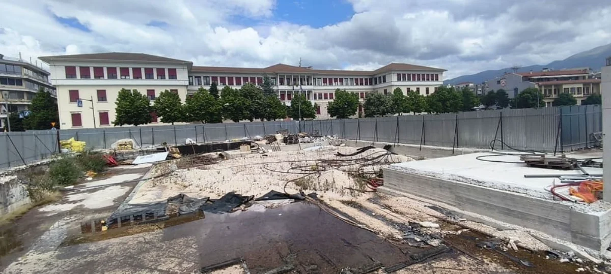 Η κεντρική πλατεία των Ιωαννίνων το νέο γεφύρι της Άρτας.. Οδεύει προς νέα παράταση 2 plateia