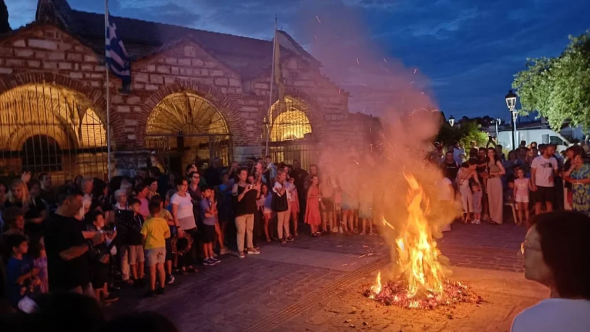 Φλόγες και ευχές στην Άρτα – Εντυπωσιακή αναβίωση του Άι Γιάννη του Ριγανά 1 riganas arta