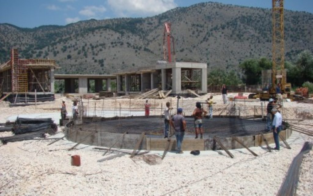 BIOLOGIKOS LOYROY