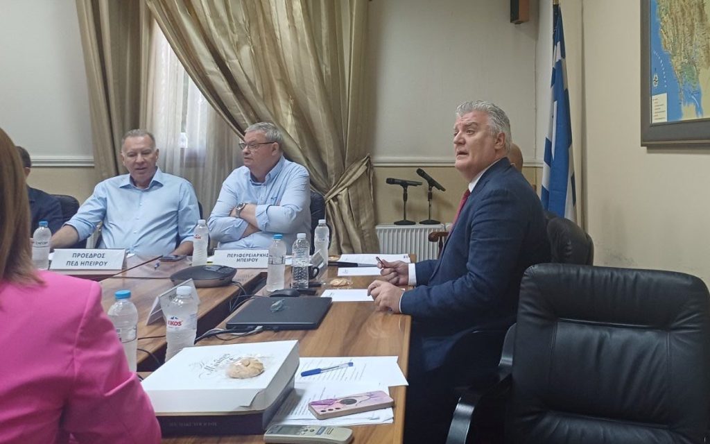 apokentromenos kaxrimanis