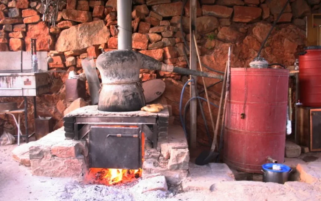 apostaksi tsipouro