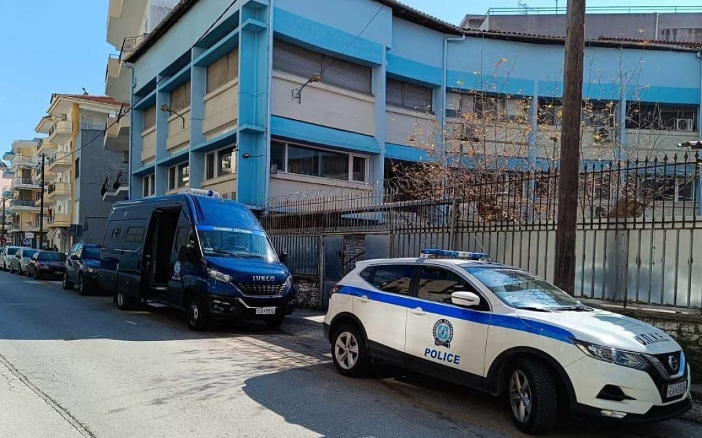 dikastiko igoumenitsa