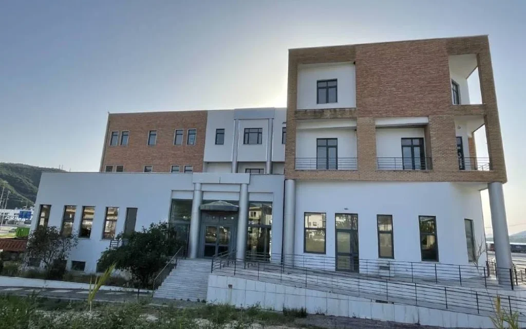 dikastiko igoumenitsa