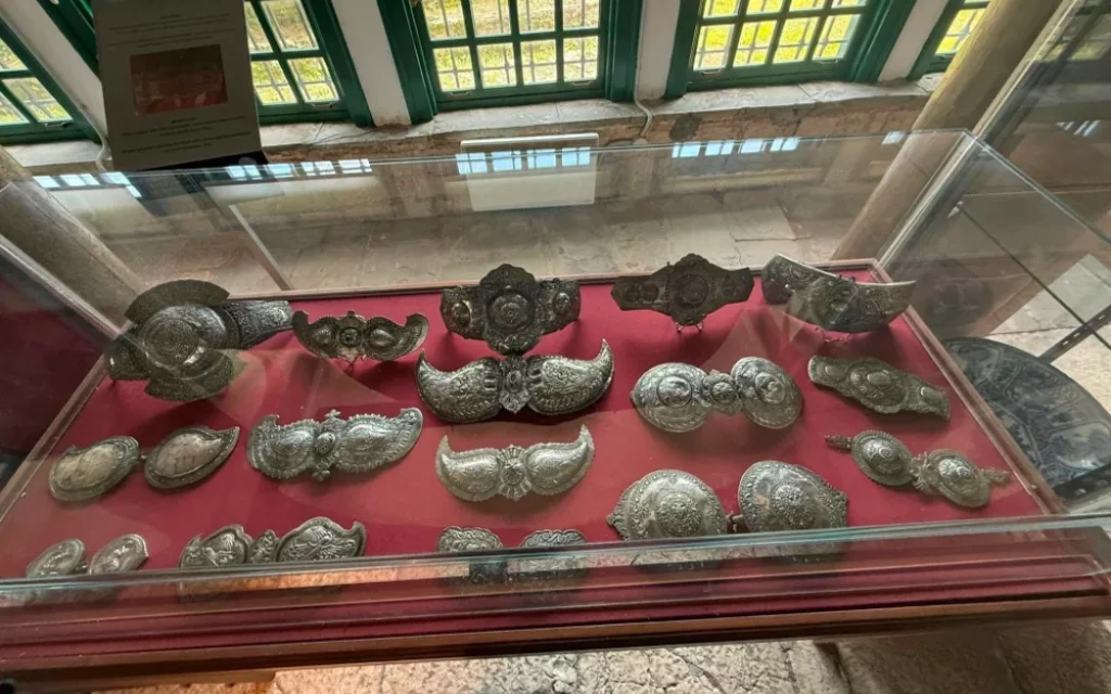 dimotiko mouseio (1)