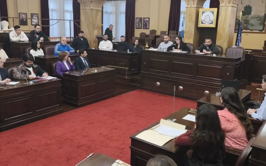 dimotiko neon kiranakis ()