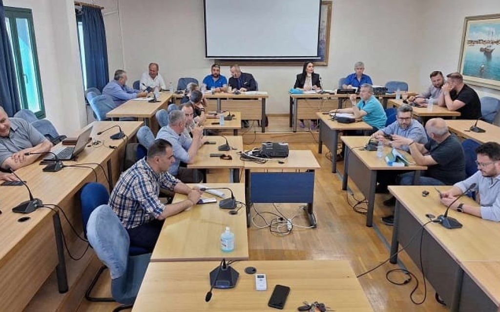 dimotiko preveza earino