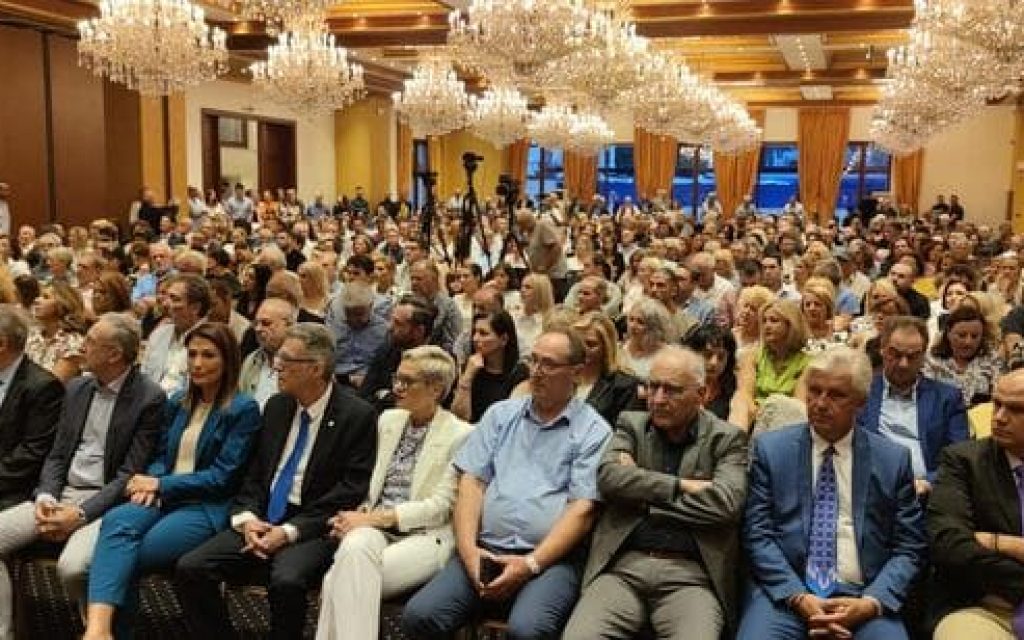 ekdilosi nea epoxi