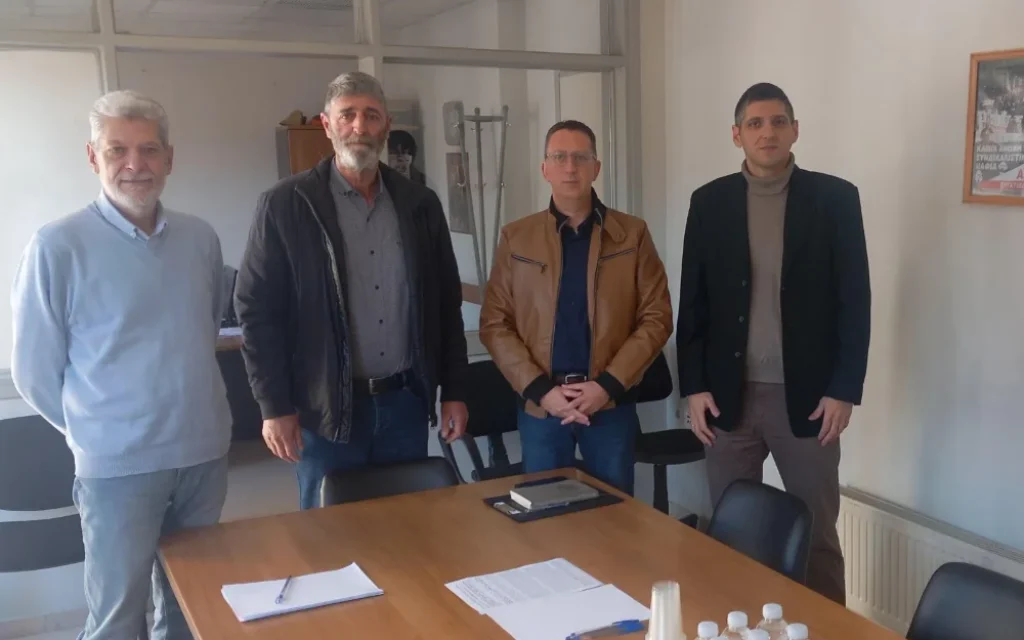 eksarxos stratiotikoi