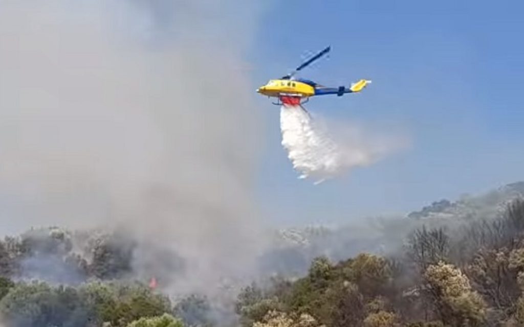 elikoptero arta fotia