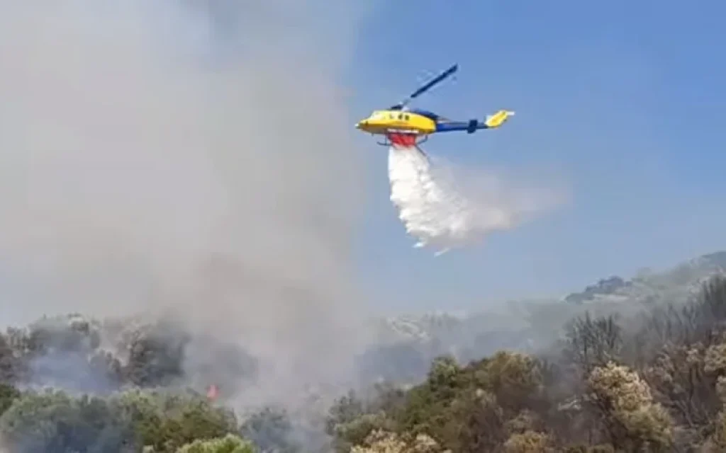 elikoptero arta fotia