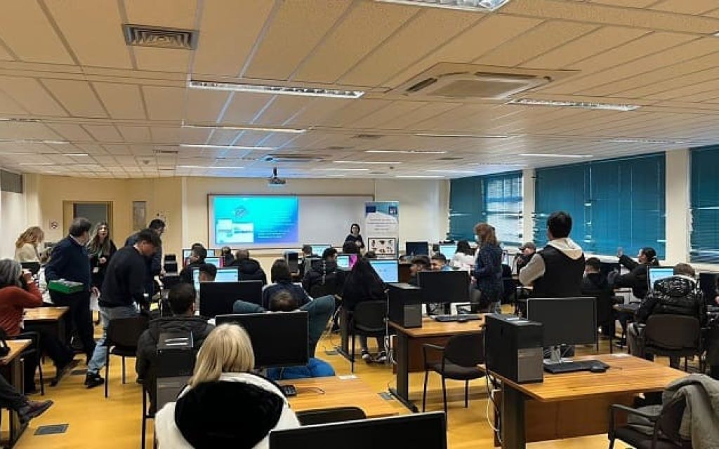 epal konista panepistimio