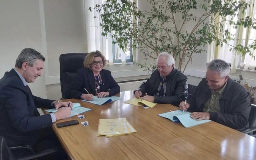 epidotisi eisitiriou arta