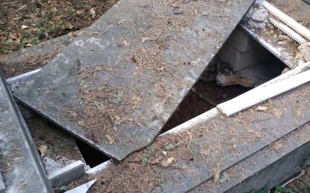 evraiko nekrotafeio 1