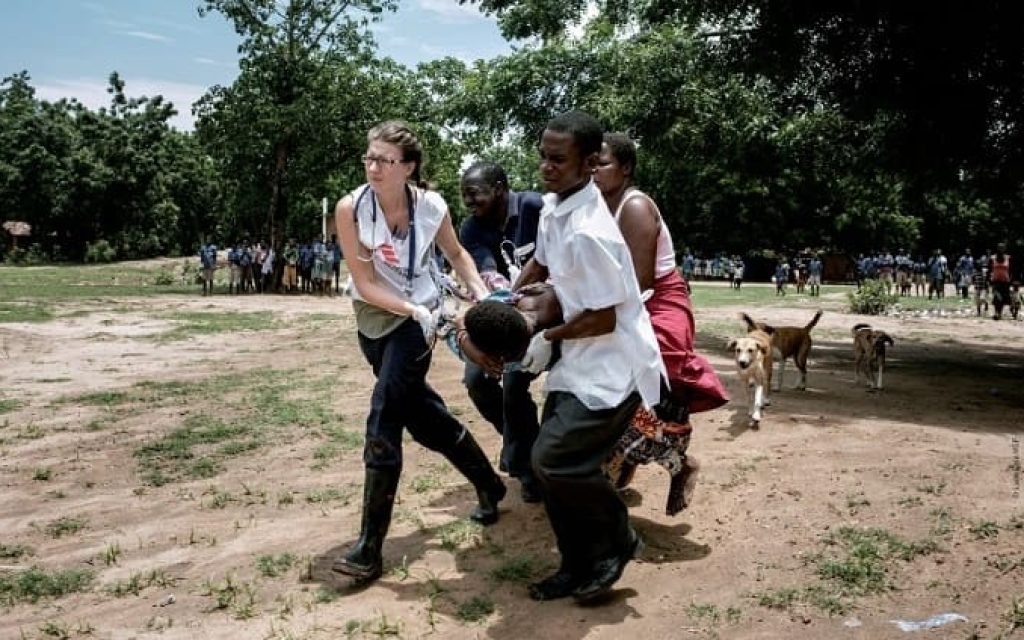 giatroi xoris sinora