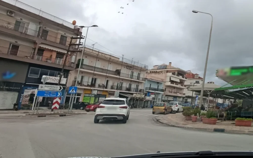 grammou komvos censored